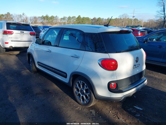 2014 FIAT 500L ZFBCFADH7EZ022293 Photo 2