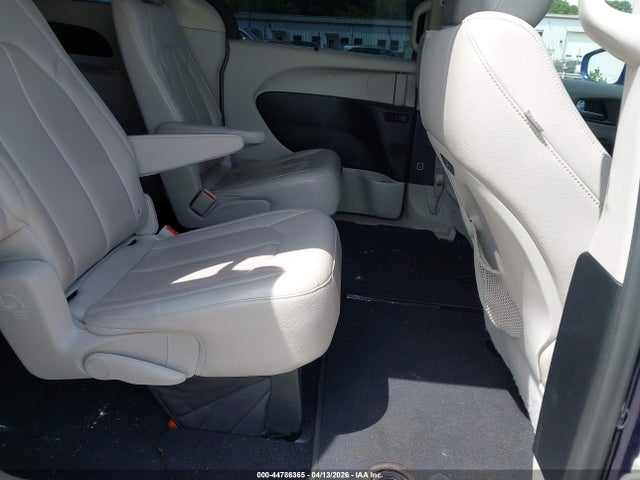 Продажа на аукционе авто 2018 Chrysler Pacifica Touring L, vin: 2C4RC1BG3JR152408, номер лота: 44786365
