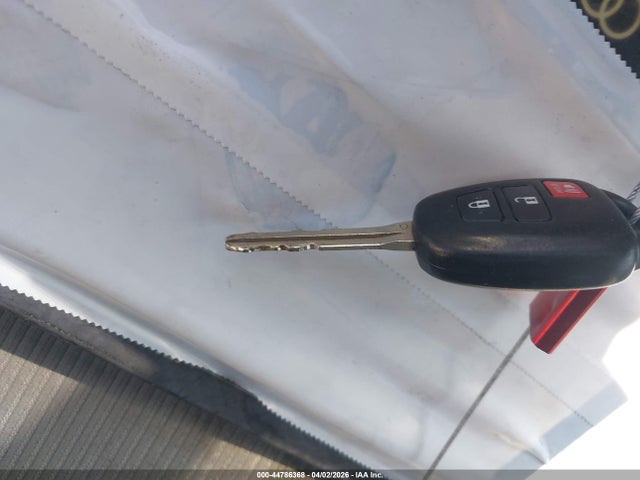 2014 TOYOTA PRIUS C JTDKDTB32E1565132 Photo 10