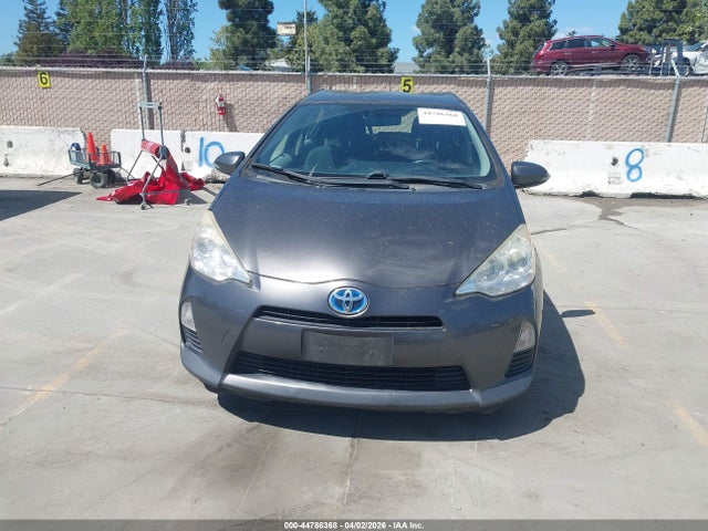 Toyota Prius C Two 2014 JTDKDTB32E1565132 Image 12