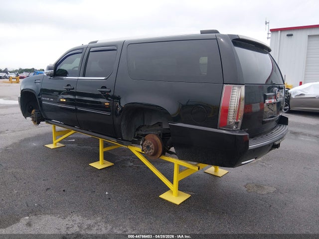 44786403 :رقم المزاد ، 1GYS4JEF0DR279901 vin ، 2013 Cadillac Escalade Esv Premium مزاد بيع