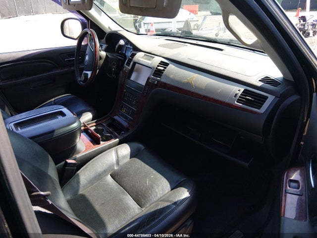 44786403 :رقم المزاد ، 1GYS4JEF0DR279901 vin ، 2013 Cadillac Escalade Esv Premium مزاد بيع