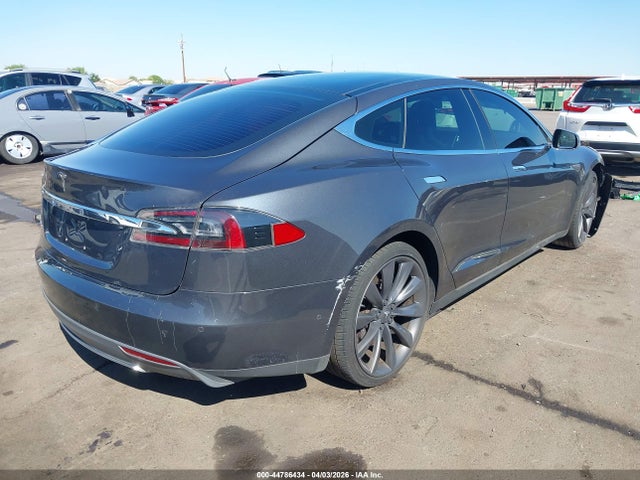 Tesla Model S 60/70/85 2015 5YJSA1E18FF118613 Image 4