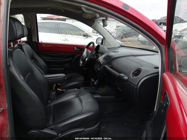 2010 Volkswagen New Beetle 2.5l Final Edition მანქანა იყიდება აუქციონზე, vin: 3VWPW3AG1AM011515, აუქციონის ნომერი: 44786446