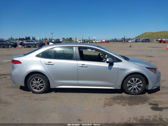 Toyota Corolla Hybrid Le 2021 JTDEAMDE4MJ001653 Image 13