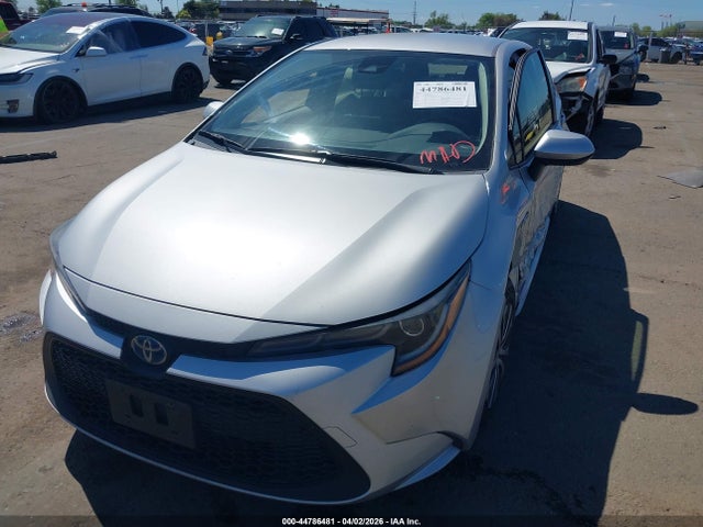 Toyota Corolla Hybrid Le 2021 JTDEAMDE4MJ001653 Image 2