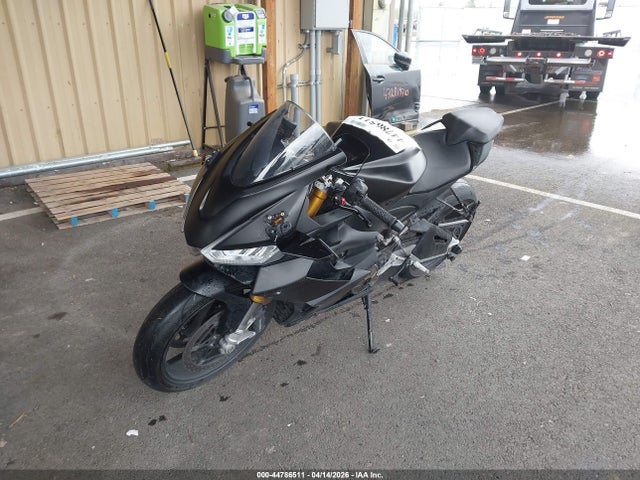 ZD4KSUG09RS003470 Aprilia Rs 660