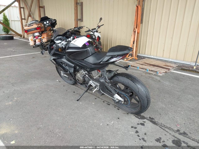 ZD4KSUG09RS003470 Aprilia Rs 660