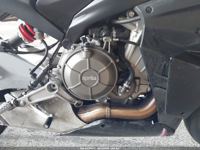 ZD4KSUG09RS003470 Aprilia Rs 660