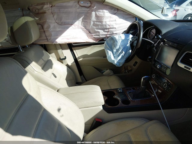 44786580 :رقم المزاد ، WVGEF9BP1ED001446 vin ، 2014 Volkswagen Touareg 3.6l Lux مزاد بيع
