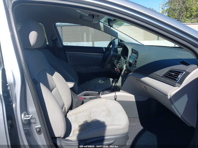 5NPD84LF2HH188147 Hyundai ELANTRA SE