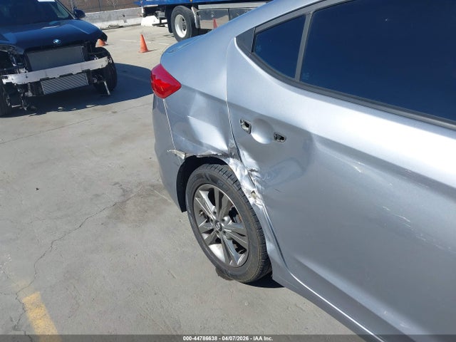5NPD84LF2HH188147 Hyundai ELANTRA SE