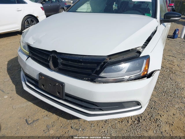 Продаж на аукціоні авто 2018 Volkswagen Jetta 1.8t Se Sport, vin: 3VWD17AJ7JM242004, номер лоту: 44786704