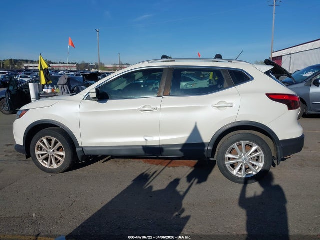 JN1BJ1CR4HW105318 Nissan Rogue Sport Sv