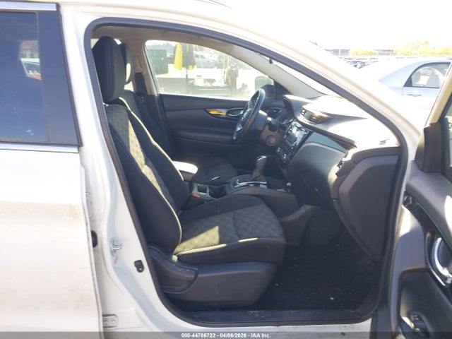 JN1BJ1CR4HW105318 Nissan Rogue Sport Sv