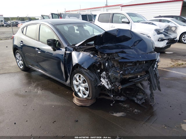44786768 :رقم المزاد ، 3MZBM1K77FM189830 vin ، 2015 Mazda Mazda3 I Sport مزاد بيع