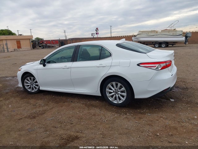 Продаж на аукціоні авто 2019 Toyota Camry Le, vin: 4T1B11HK8KU852945, номер лоту: 44786825