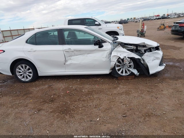 Продаж на аукціоні авто 2019 Toyota Camry Le, vin: 4T1B11HK8KU852945, номер лоту: 44786825