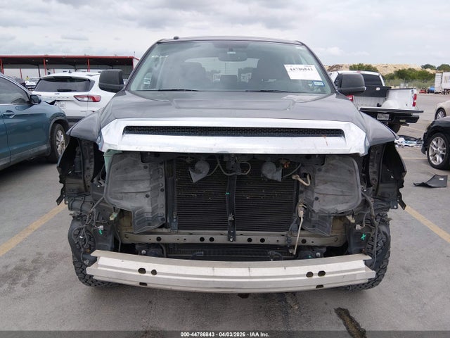 5TFEM5F12HX113328 Toyota Tundra Sr5 4.6l V8