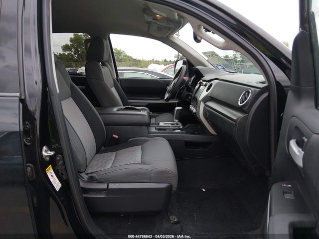 5TFEM5F12HX113328 Toyota Tundra Sr5 4.6l V8