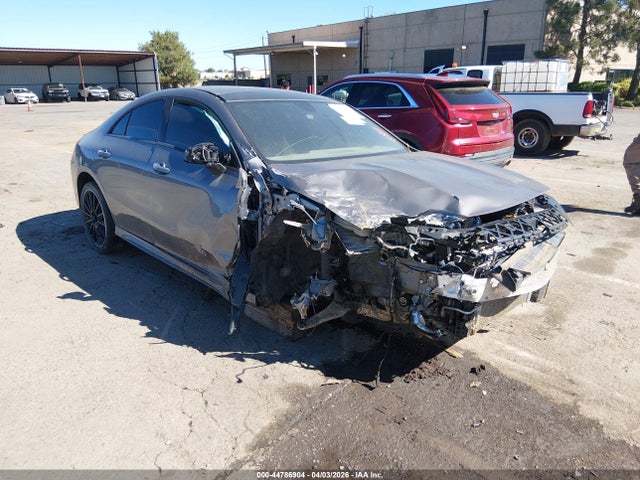 W1K5J4GB1NN322941 auction archive image