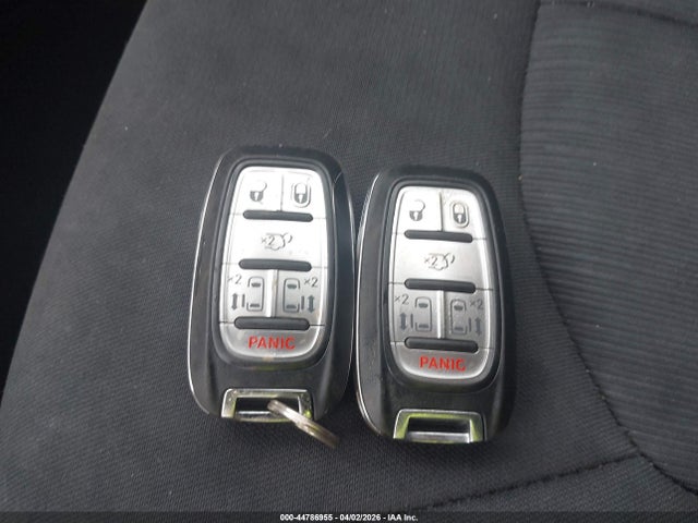 2018 CHRYSLER PACIFICA 2C4RC1DG1JR173903 Photo 10