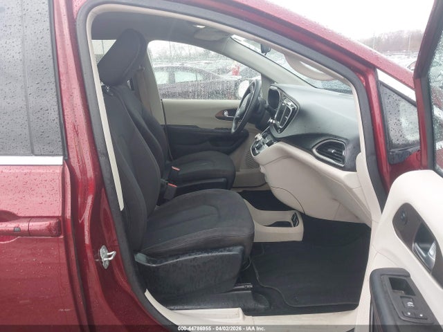 2018 CHRYSLER PACIFICA 2C4RC1DG1JR173903 Photo 4