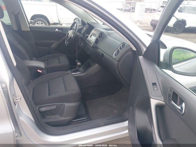 2009 Volkswagen Tiguan Se მანქანა იყიდება აუქციონზე, vin: WVGBV75N69W525349, აუქციონის ნომერი: 44786961