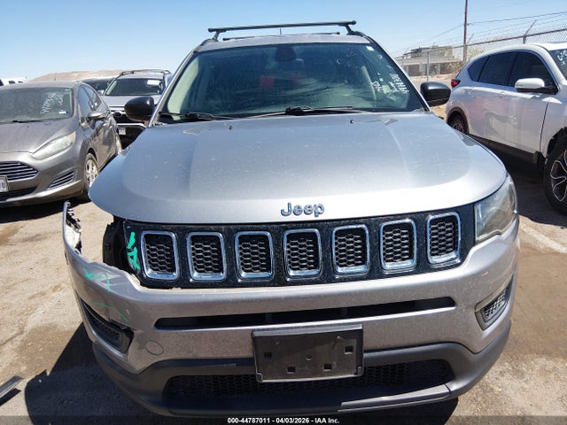 44787011 :رقم المزاد ، 3C4NJDAB1JT261779 vin ، 2018 Jeep Compass Sport 4x4 مزاد بيع