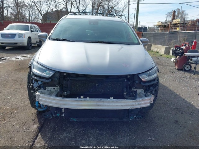 2021 Chrysler Pacifica Hybrid Touring L მანქანა იყიდება აუქციონზე, vin: 2C4RC1L72MR580893, აუქციონის ნომერი: 44787124