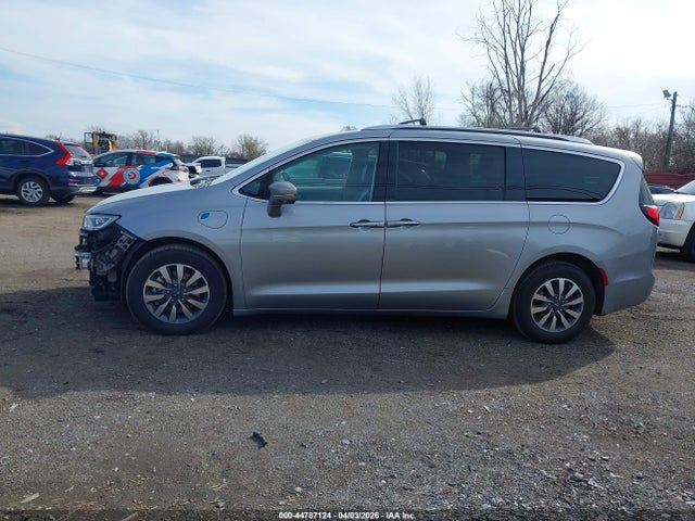 2021 Chrysler Pacifica Hybrid Touring L მანქანა იყიდება აუქციონზე, vin: 2C4RC1L72MR580893, აუქციონის ნომერი: 44787124
