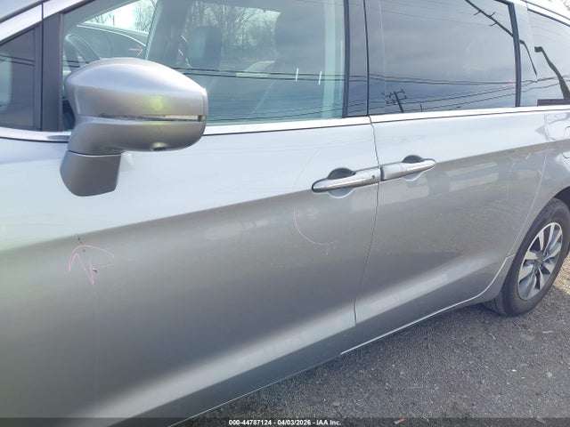 2021 Chrysler Pacifica Hybrid Touring L მანქანა იყიდება აუქციონზე, vin: 2C4RC1L72MR580893, აუქციონის ნომერი: 44787124