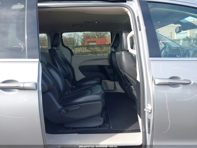 2021 Chrysler Pacifica Hybrid Touring L მანქანა იყიდება აუქციონზე, vin: 2C4RC1L72MR580893, აუქციონის ნომერი: 44787124