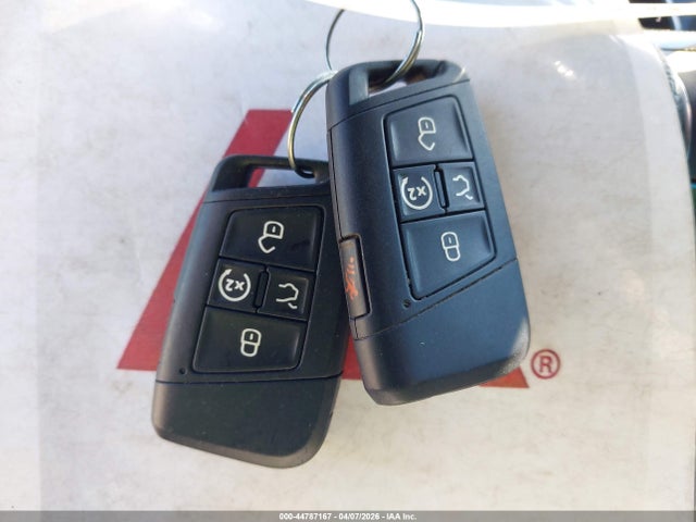 Продажа на аукционе авто 2018 Volkswagen Tiguan 2.0t Sel Premium, vin: 3VV5B7AX5JM180337, номер лота: 44787167