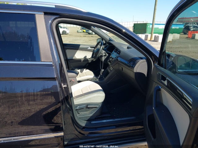 Продажа на аукционе авто 2018 Volkswagen Tiguan 2.0t Sel Premium, vin: 3VV5B7AX5JM180337, номер лота: 44787167
