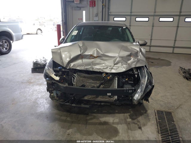 KMHLL4AG5PU545942 Hyundai ELANTRA SE