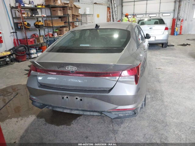 KMHLL4AG5PU545942 Hyundai ELANTRA SE