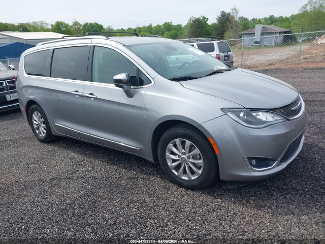 2018 Chrysler Pacifica Touring L მანქანა იყიდება აუქციონზე, vin: 2C4RC1BG1JR262941, აუქციონის ნომერი: 44787244