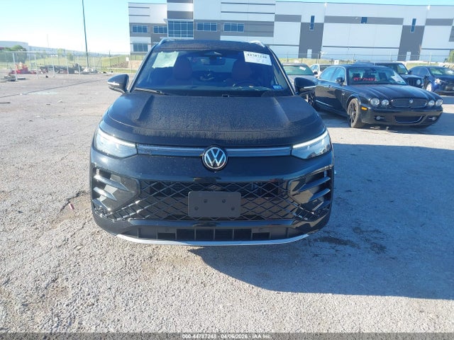 2025 Volkswagen Tiguan 2.0t Sel R-line მანქანა იყიდება აუქციონზე, vin: 3VVLR7RM5SM025009, აუქციონის ნომერი: 44787248
