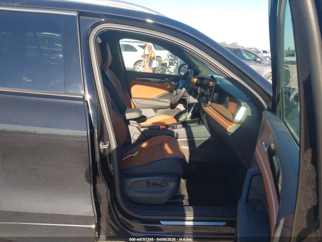 2025 Volkswagen Tiguan 2.0t Sel R-line მანქანა იყიდება აუქციონზე, vin: 3VVLR7RM5SM025009, აუქციონის ნომერი: 44787248