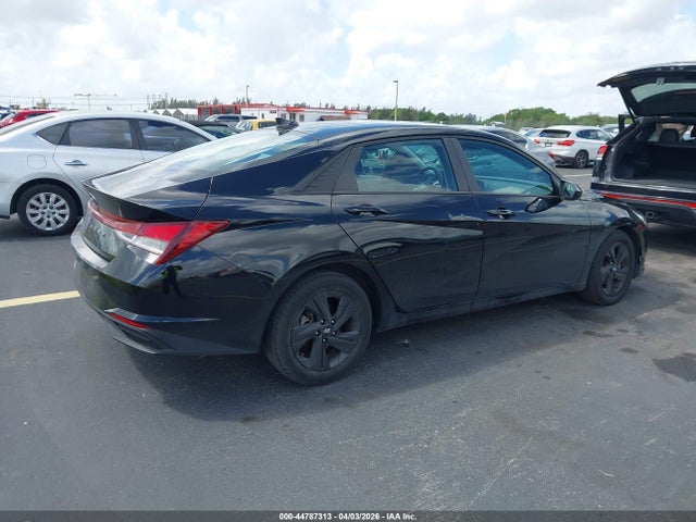 44787313 :رقم المزاد ، 5NPLM4AG6NH076627 vin ، 2022 Hyundai Elantra Sel مزاد بيع