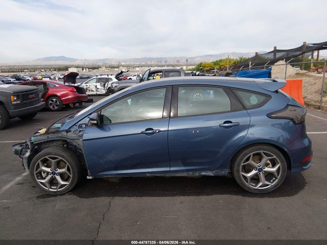 1FADP3L97JL233422 Ford FOCUS ST