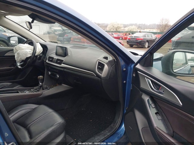 3MZBN1L38JM226207 Mazda Mazda3 Touring