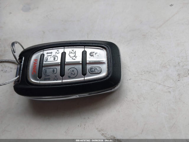 2019 Chrysler Pacifica Touring L მანქანა იყიდება აუქციონზე, vin: 2C4RC1BG7KR596750, აუქციონის ნომერი: 44787362