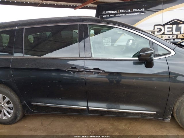 2019 Chrysler Pacifica Touring L მანქანა იყიდება აუქციონზე, vin: 2C4RC1BG7KR596750, აუქციონის ნომერი: 44787362