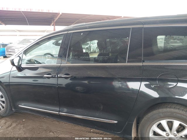 2019 Chrysler Pacifica Touring L მანქანა იყიდება აუქციონზე, vin: 2C4RC1BG7KR596750, აუქციონის ნომერი: 44787362