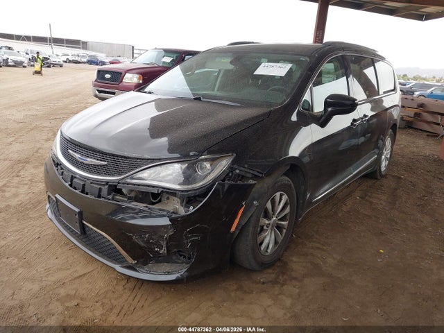 2019 Chrysler Pacifica Touring L მანქანა იყიდება აუქციონზე, vin: 2C4RC1BG7KR596750, აუქციონის ნომერი: 44787362