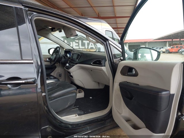 2019 Chrysler Pacifica Touring L მანქანა იყიდება აუქციონზე, vin: 2C4RC1BG7KR596750, აუქციონის ნომერი: 44787362