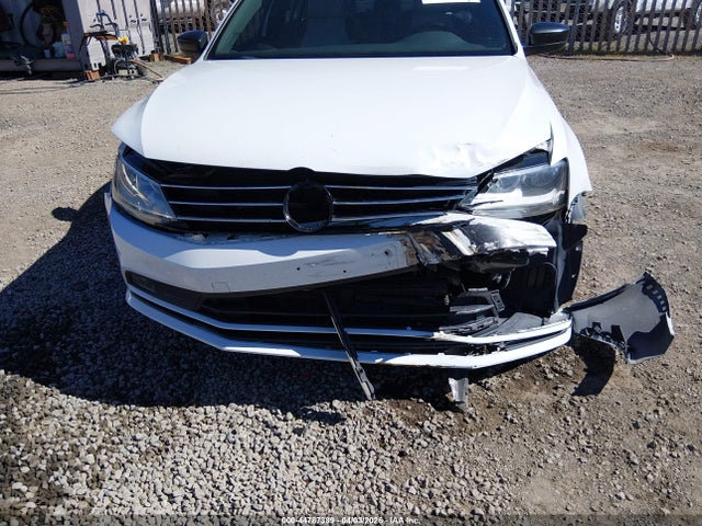 3VWD17AJ2GM229041 Volkswagen Jetta 1.8t Sport
