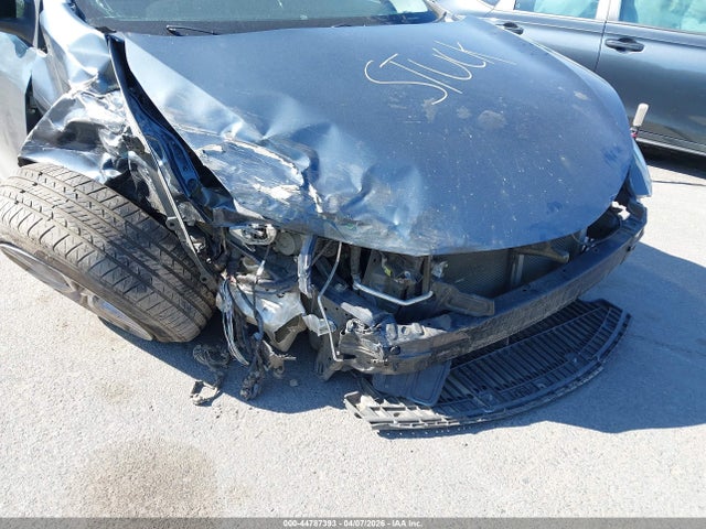 44787393 :رقم المزاد ، 5YFBURHE4FP341367 vin ، 2015 Toyota Corolla Le Plus مزاد بيع